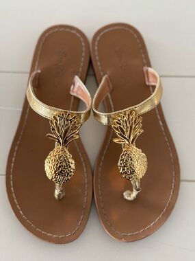 Lilly Pulitzer Gold Pineapple Thong Sandals - Women